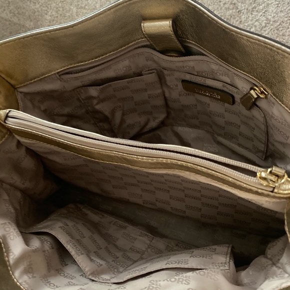 Michael Kors tote - Picture 4 of 8